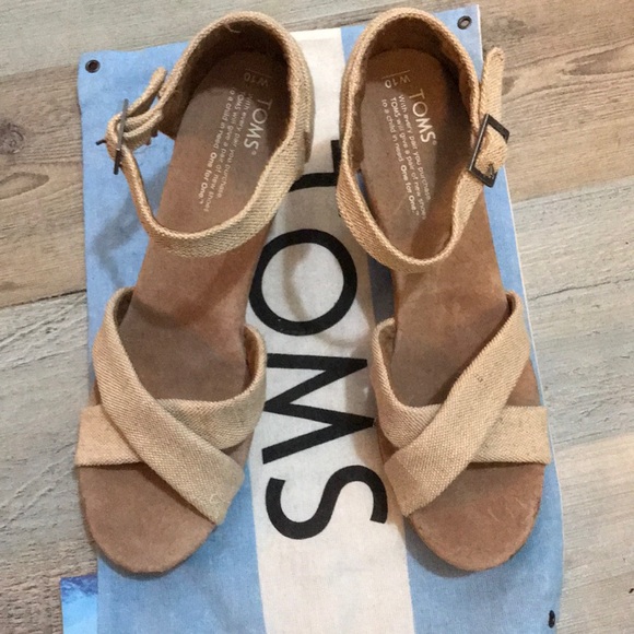 Toms NWOT wedges - Picture 3 of 4